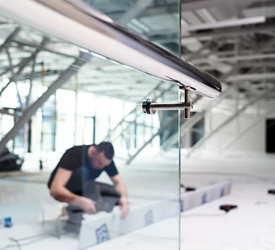 Temple Terrace, FL highly skilled glass repair technicians
